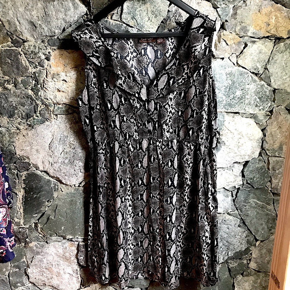 Speed Control Tunic/Shirt/Dress - Black & white animal print Pattern size 2X